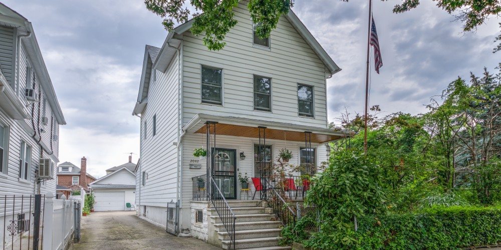 2042 St. Paul Avenue