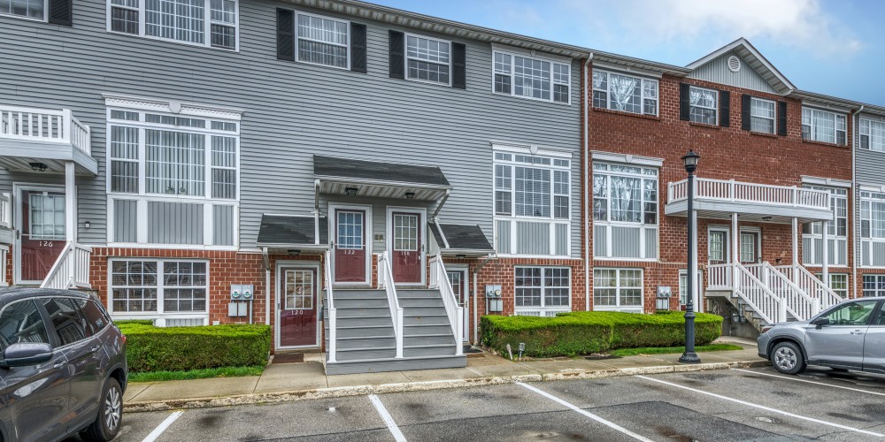 118 Mermaid Lane Bronx NY 10473